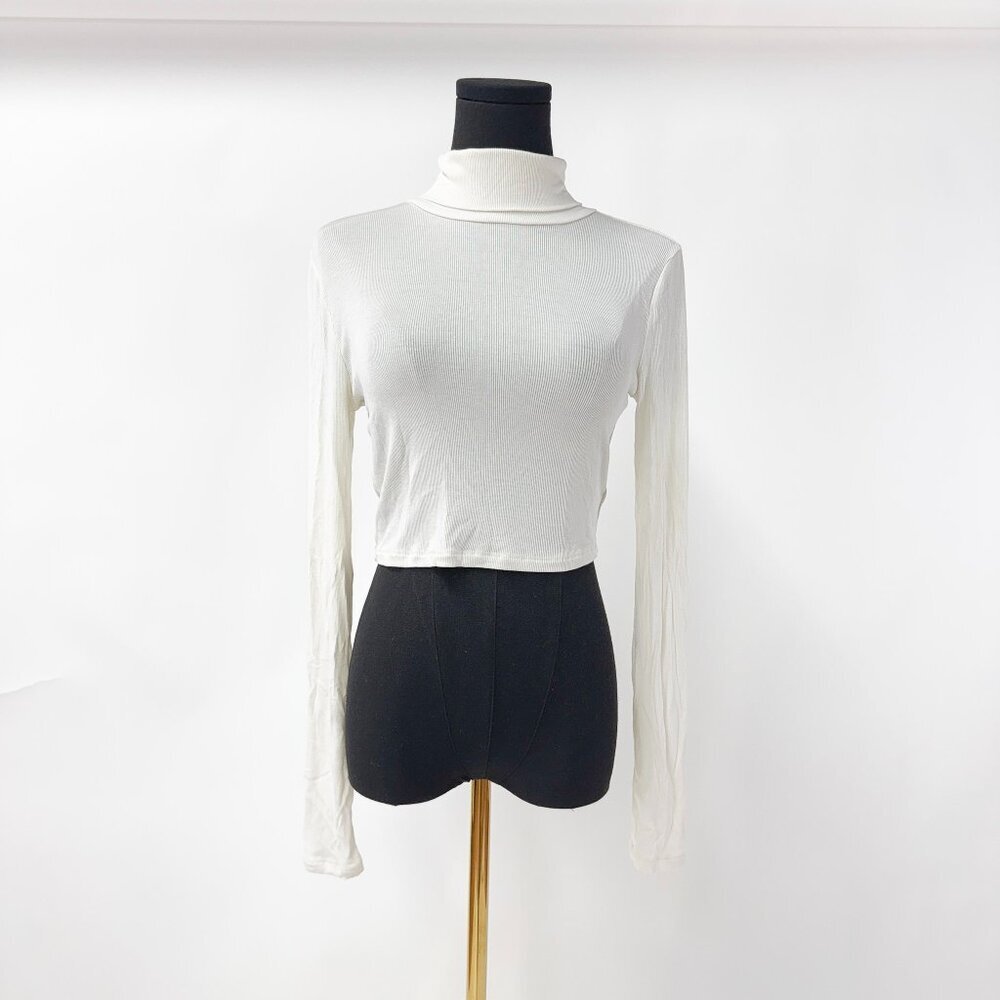 ARITZIA SUNDAY BEST CROPPED CREAM TURTLE NECK - Picture 7 of 7